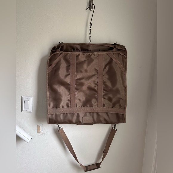 Pierre Cardin Travel Bag - NWOT - Picture 9 of 11